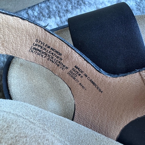 Madewell strappy molded footbed Black Leather Sandals - Picture 7 of 8